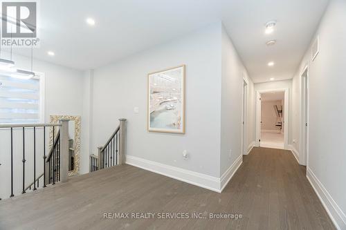 7 Byblos Court, East Gwillimbury (Holland Landing), ON - Indoor Photo Showing Other Room