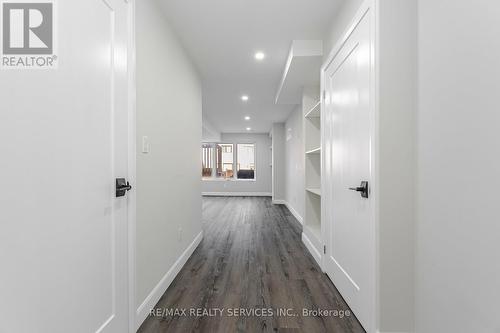 7 Byblos Court, East Gwillimbury (Holland Landing), ON - Indoor Photo Showing Other Room