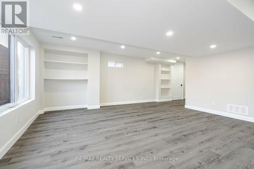 7 Byblos Court, East Gwillimbury (Holland Landing), ON - Indoor Photo Showing Other Room