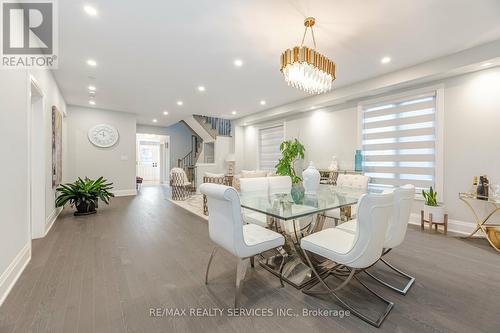 7 Byblos Court, East Gwillimbury (Holland Landing), ON - Indoor Photo Showing Dining Room