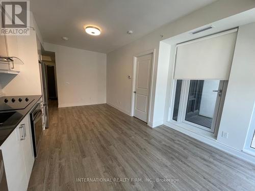 1009 - 9618 Yonge Street, Richmond Hill, ON - Indoor Photo Showing Kitchen