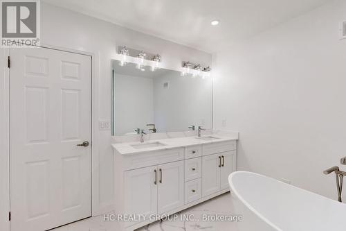 83 Fairway Heights Drive N, Markham (Bayview Fairway-Bayview Country Club Estates), ON - Indoor Photo Showing Bathroom