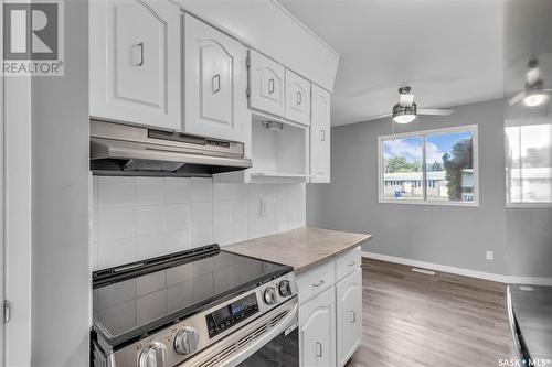 3342 Diefenbaker Drive, Saskatoon, SK - Indoor Photo Showing Kitchen