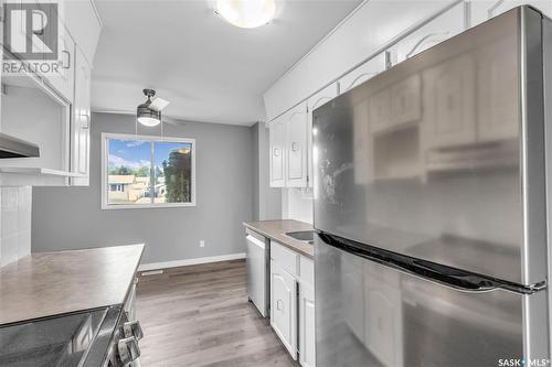 3342 Diefenbaker Drive, Saskatoon, SK - Indoor Photo Showing Kitchen