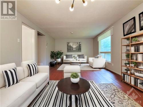 1460 Heatherington Road Unit#H, Ottawa, ON - Indoor Photo Showing Living Room