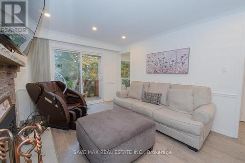 6563 Montevideo Road, Mississauga (Meadowvale), ON - Indoor Photo Showing Living Room With Fireplace