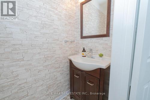 6563 Montevideo Road, Mississauga, ON - Indoor Photo Showing Bathroom