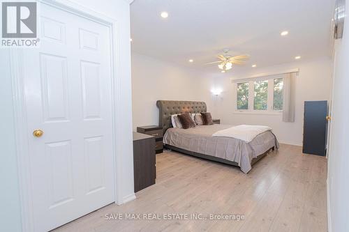 6563 Montevideo Road, Mississauga, ON - Indoor Photo Showing Bedroom