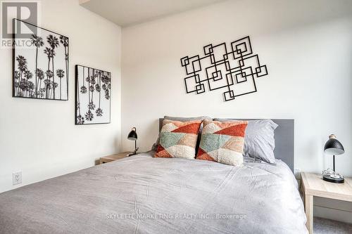 107 Frederick Tisdale Drive, Toronto (Downsview-Roding-Cfb), ON - Indoor Photo Showing Bedroom