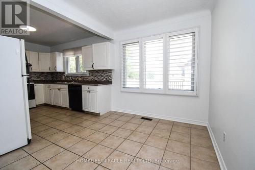 17 Grosvenor Street N, St. Catharines, ON - Indoor Photo Showing Kitchen