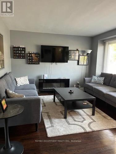 1024 Victoria Park Avenue, Toronto (O'Connor-Parkview), ON - Indoor Photo Showing Living Room