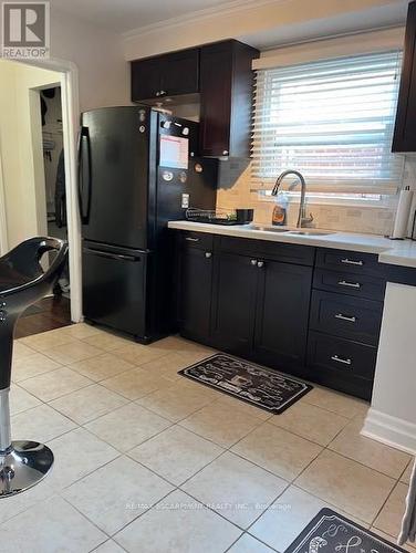 1024 Victoria Park Avenue, Toronto (O'Connor-Parkview), ON - Indoor Photo Showing Kitchen