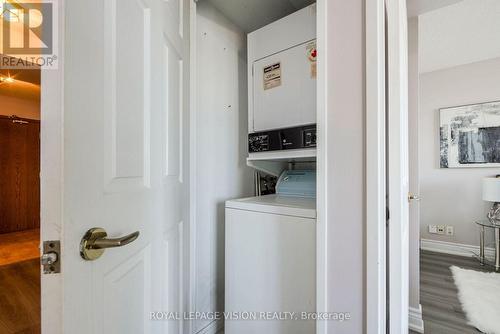 2102 - 1 Lee Centre Drive, Toronto (Woburn), ON - Indoor Photo Showing Laundry Room