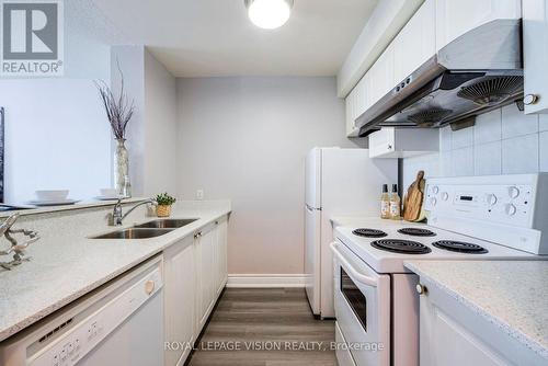 2102 - 1 Lee Centre Drive, Toronto (Woburn), ON - Indoor Photo Showing Kitchen With Double Sink