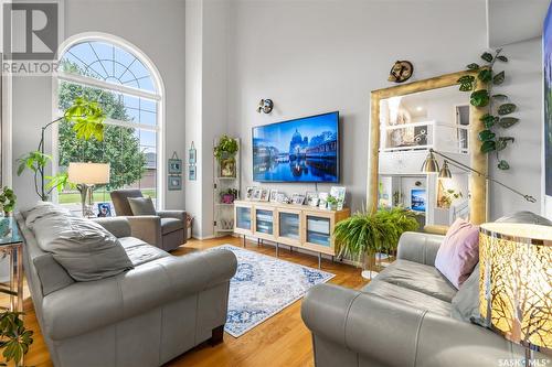 402 Laycoe Crescent, Saskatoon, SK - Indoor Photo Showing Living Room