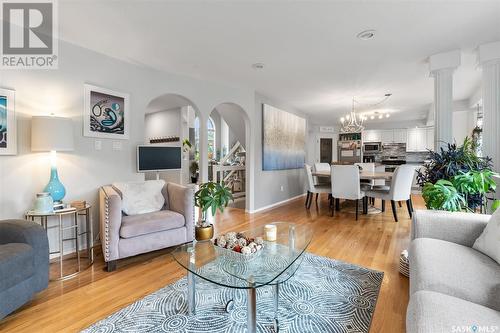 402 Laycoe Crescent, Saskatoon, SK - Indoor Photo Showing Living Room