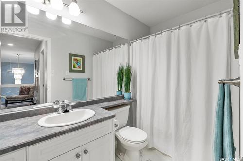 402 Laycoe Crescent, Saskatoon, SK - Indoor Photo Showing Bathroom