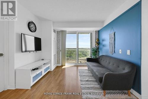 2414 - 83 Borough Drive, Toronto (Bendale), ON - Indoor Photo Showing Living Room