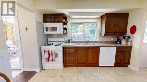 27 Adelaide Street, Minto (Harriston), ON - Indoor Photo Showing Kitchen With Double Sink