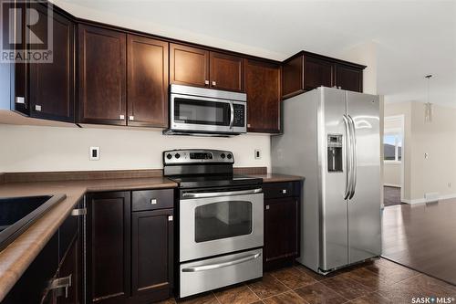 4 5004 James Hill Road, Regina, SK - Indoor Photo Showing Kitchen