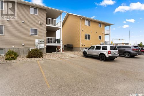 4 5004 James Hill Road, Regina, SK - Outdoor With Balcony With Exterior