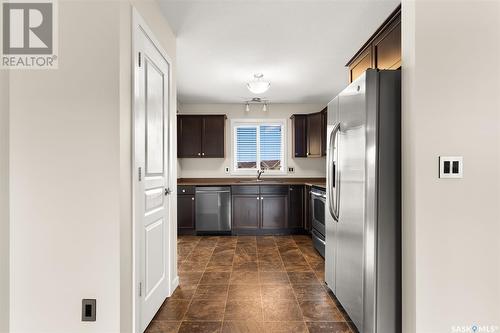 4 5004 James Hill Road, Regina, SK - Indoor Photo Showing Kitchen