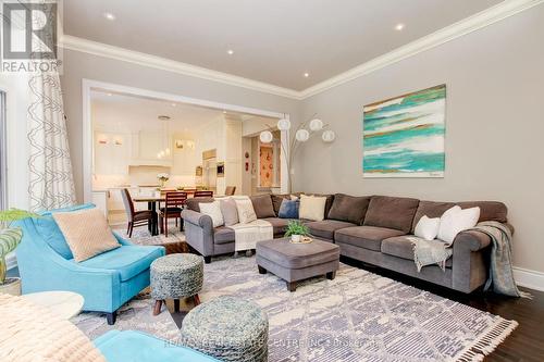 112 Headwind Boulevard, Vaughan, ON - Indoor Photo Showing Living Room