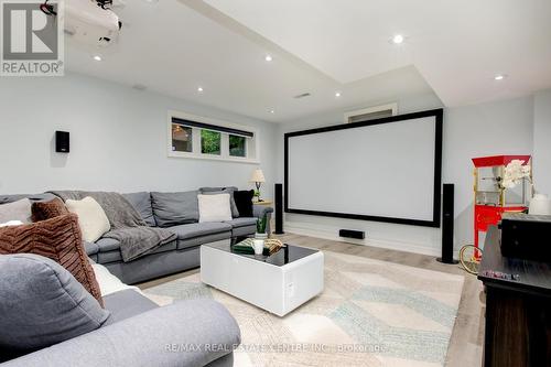 112 Headwind Boulevard, Vaughan, ON - Indoor Photo Showing Living Room