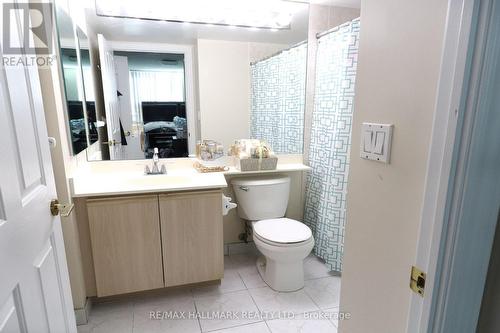 2722 - 68 Corporate Drive, Toronto (Woburn), ON - Indoor Photo Showing Bathroom