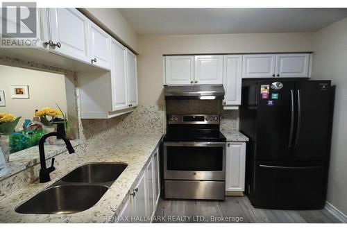 2722 - 68 Corporate Drive, Toronto (Woburn), ON - Indoor Photo Showing Kitchen With Double Sink