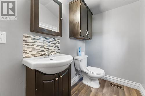 701 Boundary Road, Pembroke, ON - Indoor Photo Showing Bathroom