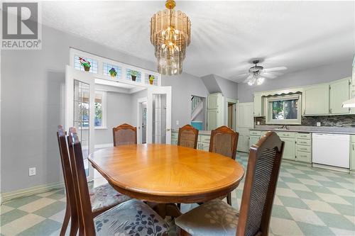 701 Boundary Road, Pembroke, ON - Indoor Photo Showing Dining Room