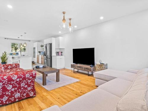 Salon - 158 Bexhill Drive, Beaconsfield, QC - Indoor Photo Showing Living Room