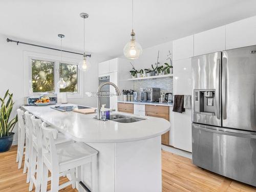 Cuisine - 158 Bexhill Drive, Beaconsfield, QC - Indoor Photo Showing Kitchen With Double Sink With Upgraded Kitchen