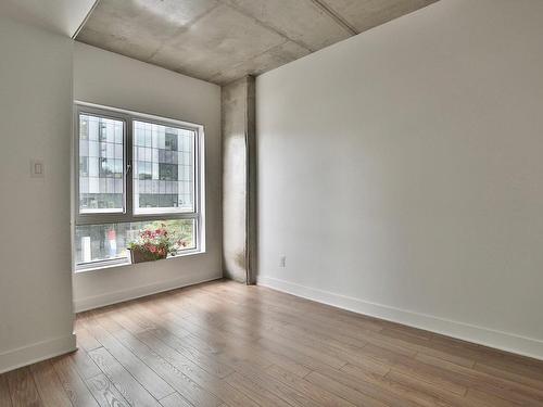 Master bedroom - 305-1150 Rue St-Denis, Montréal (Ville-Marie), QC - Indoor Photo Showing Other Room