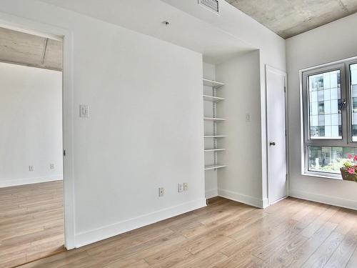 Master bedroom - 305-1150 Rue St-Denis, Montréal (Ville-Marie), QC - Indoor Photo Showing Other Room