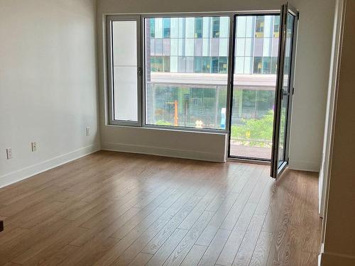 Living room - 305-1150 Rue St-Denis, Montréal (Ville-Marie), QC - Indoor Photo Showing Other Room