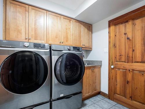 Salle de lavage - 452 Crois. Jubilee, Beaconsfield, QC - Indoor Photo Showing Laundry Room