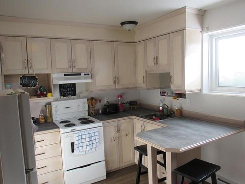 Kitchen - 290 Av. Franquelin, Sept-Îles, QC - Indoor Photo Showing Kitchen