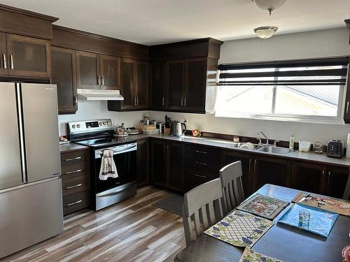 Kitchen - 290 Av. Franquelin, Sept-Îles, QC - Indoor Photo Showing Kitchen With Double Sink