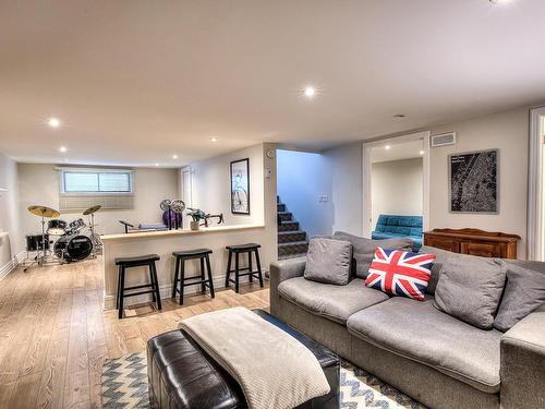 Salle familiale - 772 Rue Galbrand, Laval (Sainte-Dorothée), QC - Indoor Photo Showing Living Room