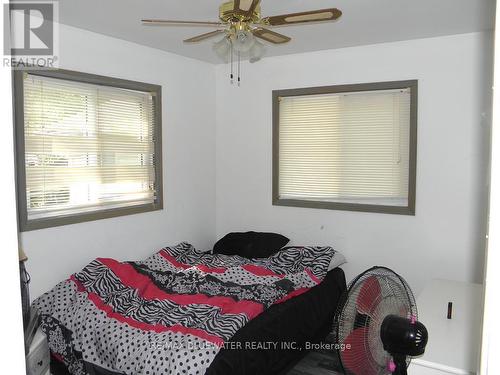 6209 London Road, Lambton Shores (Kettle Point), ON - Indoor Photo Showing Bedroom