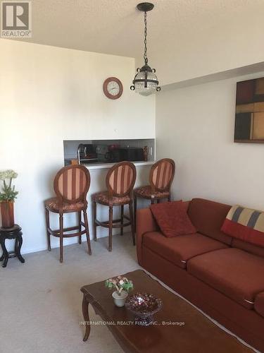 1108 - 7 Bishop Avenue, Toronto, ON - Indoor Photo Showing Living Room