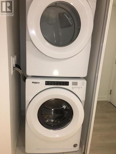 306 - 50 Wellesley Street E, Toronto, ON - Indoor Photo Showing Laundry Room