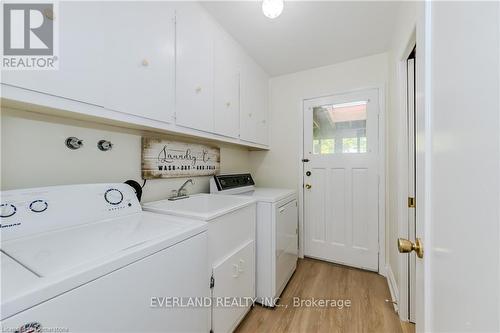 98 Keats Walk, Waterloo, ON - Indoor Photo Showing Laundry Room