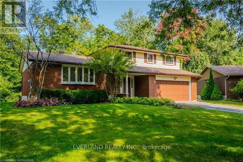 98 Keats Walk, Waterloo, ON - Outdoor