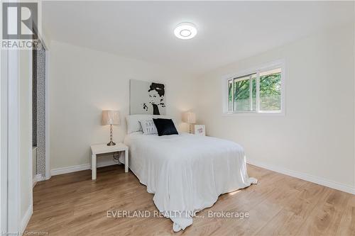 98 Keats Walk, Waterloo, ON - Indoor Photo Showing Bedroom