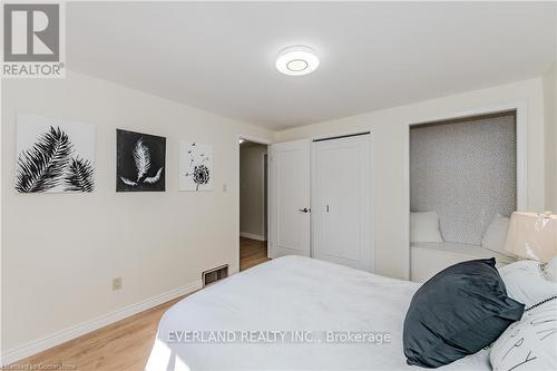 98 Keats Walk, Waterloo, ON - Indoor Photo Showing Bedroom