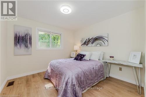 98 Keats Walk, Waterloo, ON - Indoor Photo Showing Bedroom