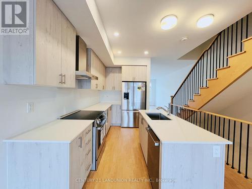 1820 Donald Cousens Parkway, Markham, ON - Indoor Photo Showing Kitchen With Stainless Steel Kitchen